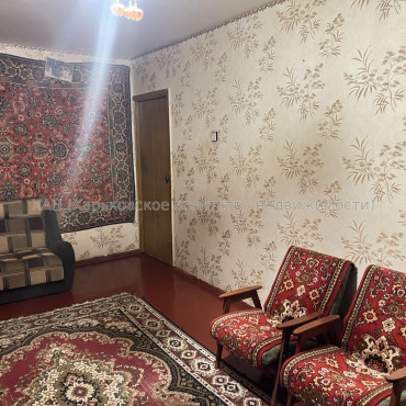 Продам квартиру, Тракторостроителей просп. , 92А , 2  ком., 44 м², советский ремонт 