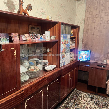 Продам квартиру, Тракторостроителей просп. , 92А , 2  ком., 44 м², советский ремонт 