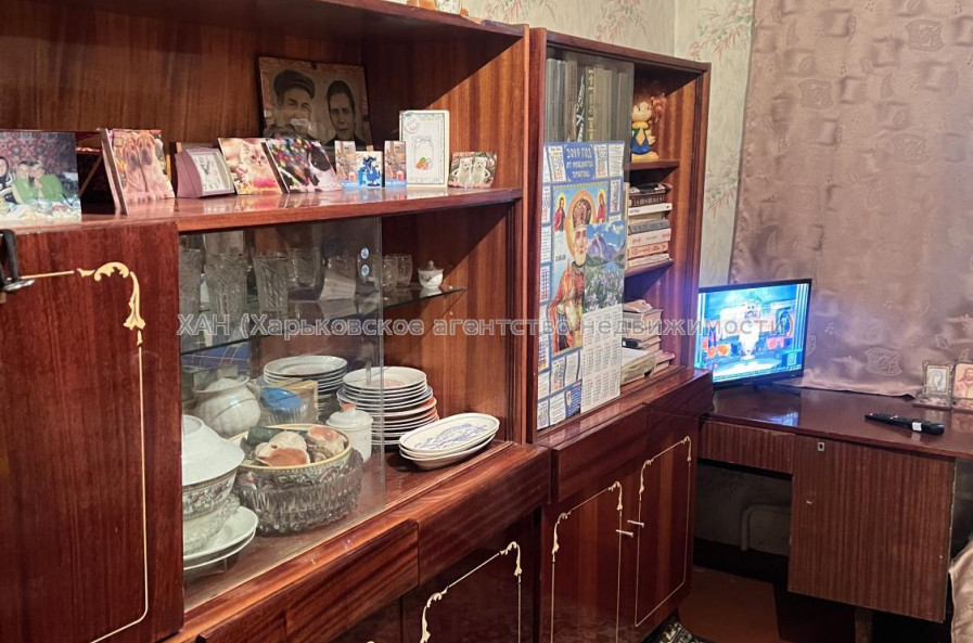 Продам квартиру, Тракторостроителей просп. , 92А , 2  ком., 44 м², советский ремонт 