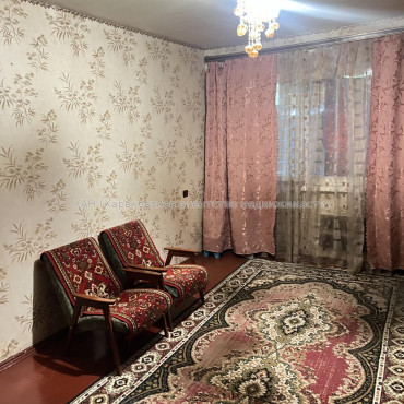 Продам квартиру, Тракторостроителей просп. , 92А , 2  ком., 44 м², советский ремонт 