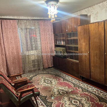 Продам квартиру, Тракторостроителей просп. , 92А , 2  ком., 44 м², советский ремонт 