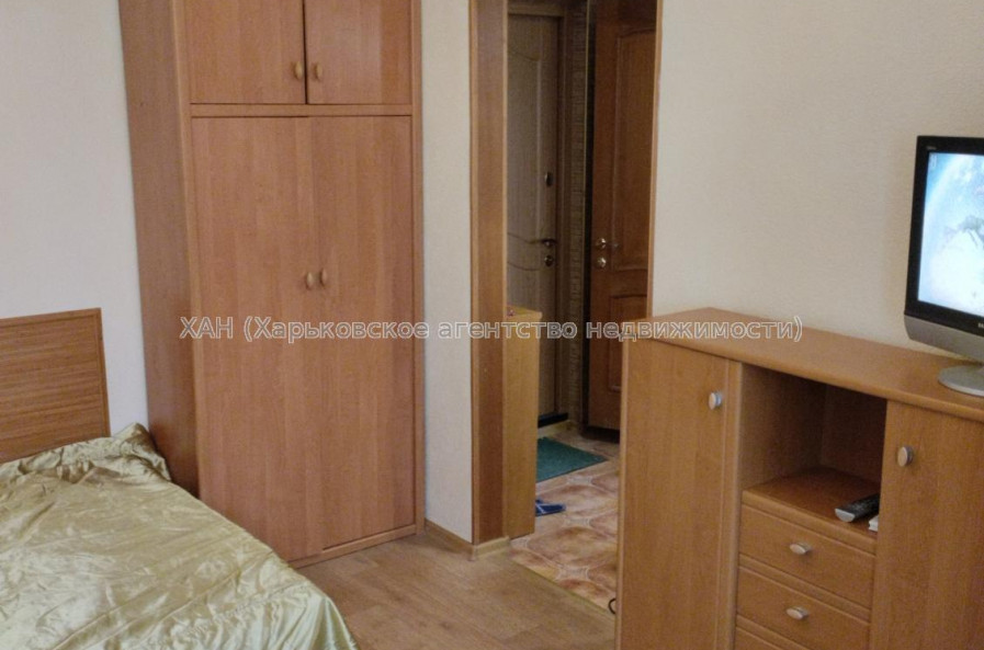 Продам квартиру, Людвига Свободы просп. , 24 , 1 кім., 27 м², капитальный ремонт 