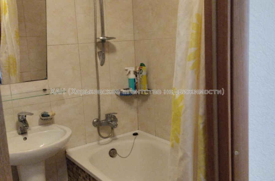 Продам квартиру, Людвига Свободы просп. , 24 , 1 кім., 27 м², капитальный ремонт 