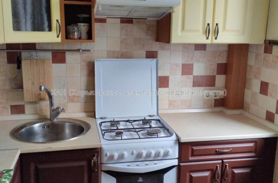 Продам квартиру, Людвига Свободы просп. , 24 , 1 кім., 27 м², капитальный ремонт 