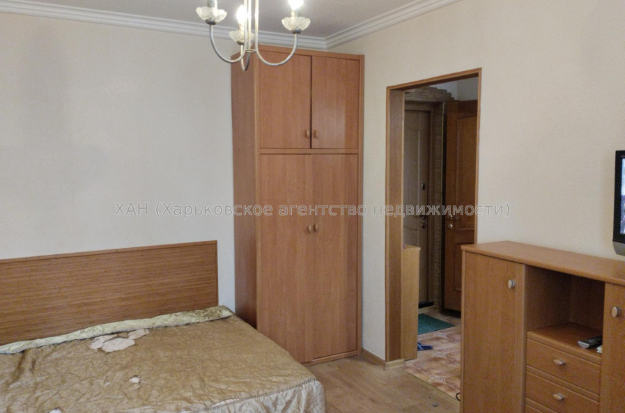 Продам квартиру, Людвига Свободы просп. , 24 , 1 кім., 27 м², капитальный ремонт 