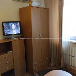 Продам квартиру, Людвига Свободы просп. , 24 , 1  ком., 27 м², капитальный ремонт