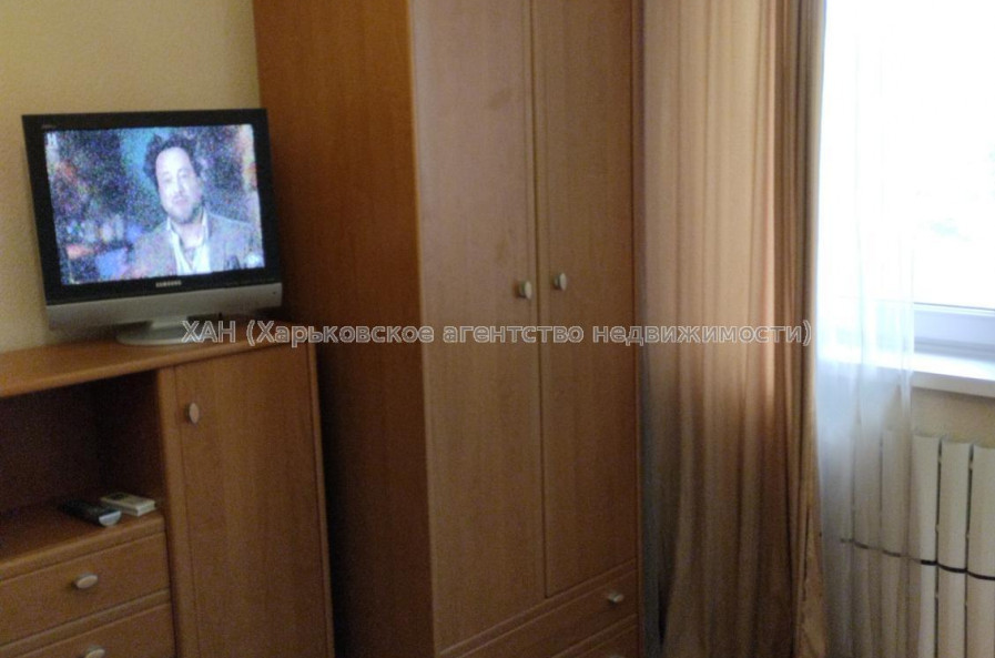 Продам квартиру, Людвига Свободы просп. , 24 , 1 кім., 27 м², капитальный ремонт 