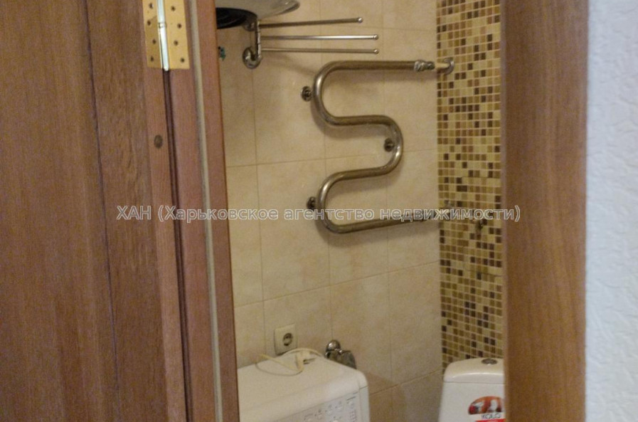 Продам квартиру, Людвига Свободы просп. , 24 , 1 кім., 27 м², капитальный ремонт 