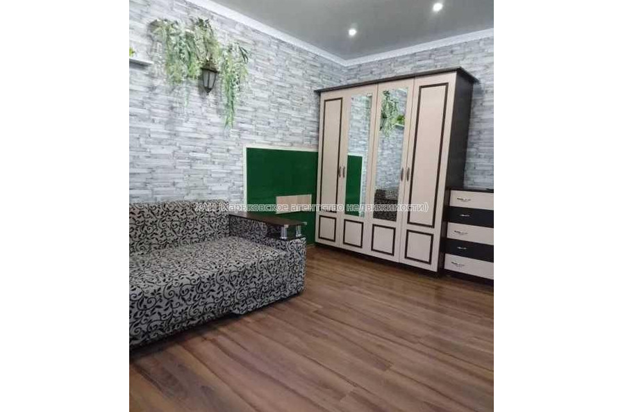 Продам квартиру, Владислава Зубенко ул. , 1 кім., 28 м², капитальный ремонт 
