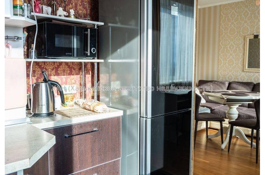 Продам квартиру, Большая Кольцевая ул. , 3  ком., 65.40 м², евроремонт 