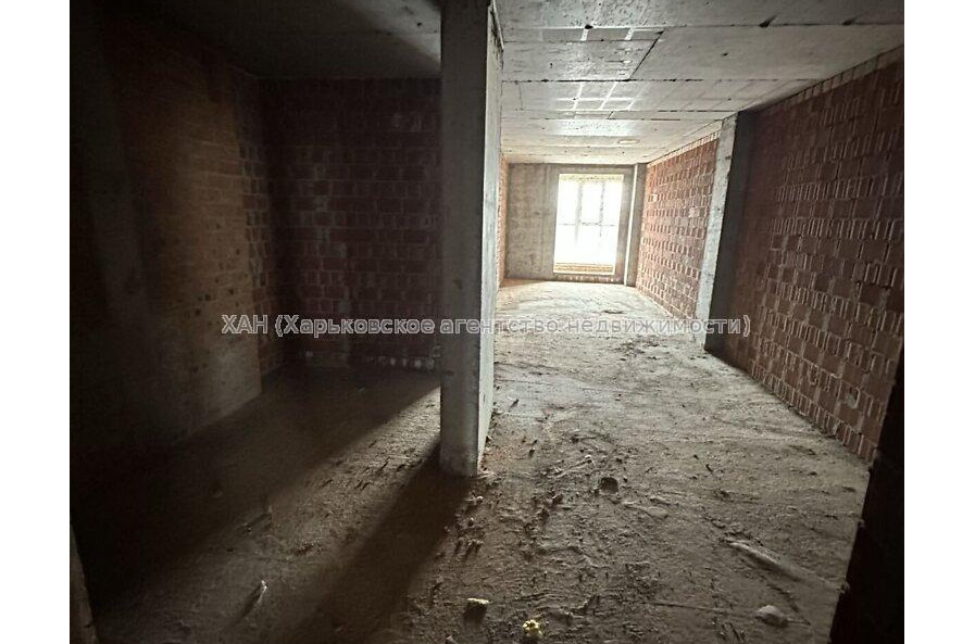 Продам квартиру, Валентиновская ул. , 1 кім., 45 м², без внутренних работ 