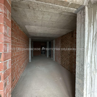 Продам квартиру, Валентиновская ул. , 1 кім., 45 м², без внутренних работ 