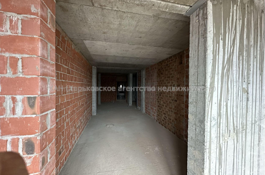 Продам квартиру, Валентиновская ул. , 1 кім., 45 м², без внутренних работ 
