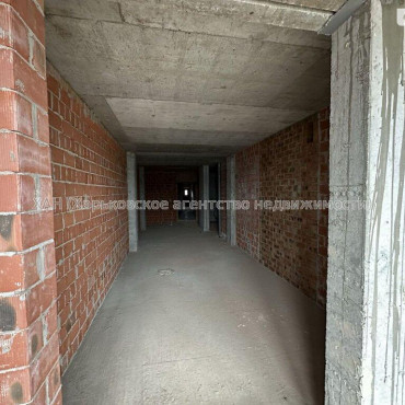 Продам квартиру, Валентиновская ул. , 1 кім., 45 м², без внутренних работ 