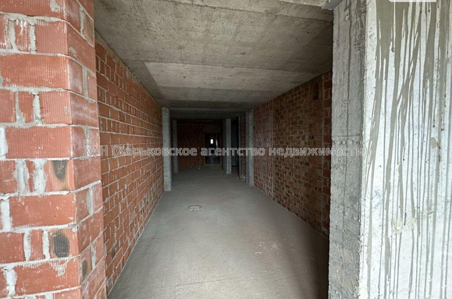 Продам квартиру, Валентиновская ул. , 1 кім., 45 м², без внутренних работ 