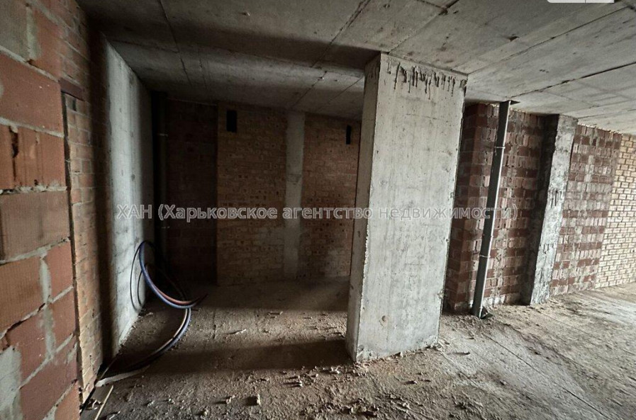 Продам квартиру, Валентиновская ул. , 1 кім., 45 м², без внутренних работ 