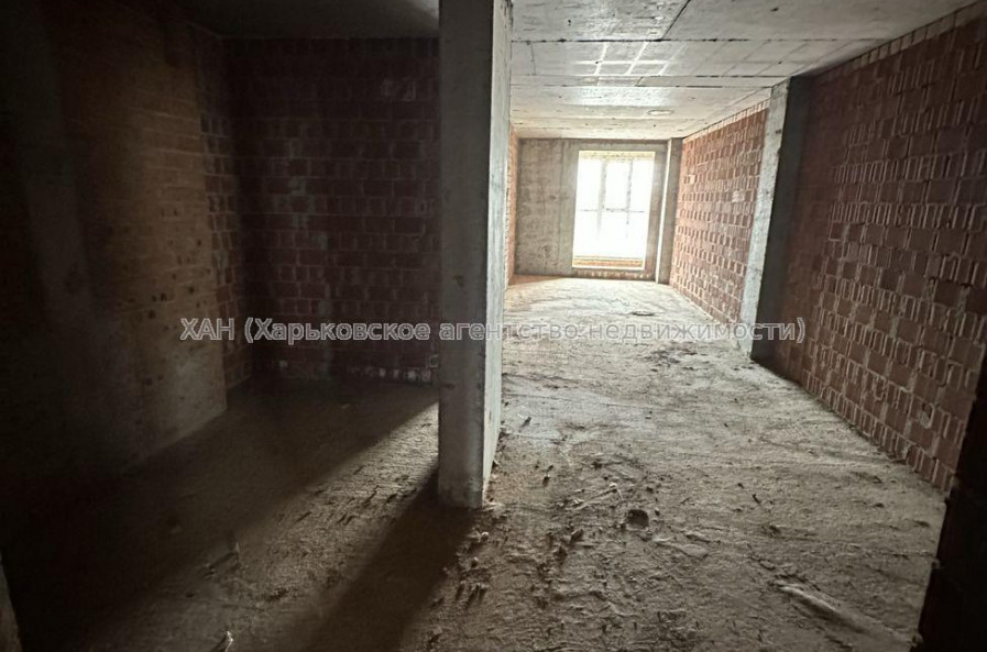 Продам квартиру, Валентиновская ул. , 1 кім., 45 м², без внутренних работ 