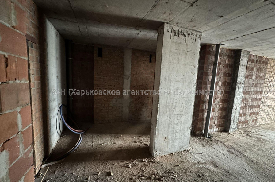 Продам квартиру, Валентиновская ул. , 1 кім., 45 м², без внутренних работ 