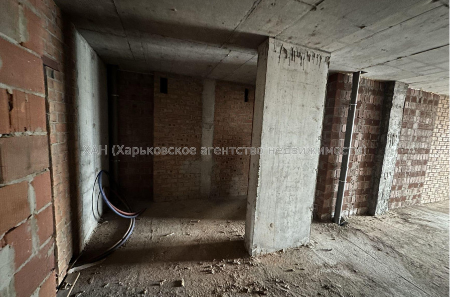 Продам квартиру, Валентиновская ул. , 1 кім., 45 м², без внутренних работ 