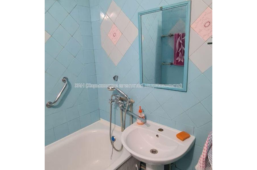 Продам квартиру, Бучмы ул. , 3  ком., 73 м², частичный ремонт 