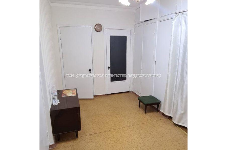 Продам квартиру, Бучмы ул. , 3  ком., 73 м², частичный ремонт 