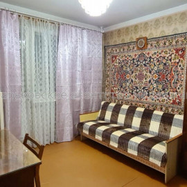 Продам квартиру, Бучмы ул. , 3  ком., 73 м², частичный ремонт