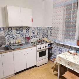 Продам квартиру, Бучмы ул. , 3  ком., 73 м², частичный ремонт