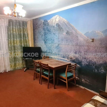 Продам квартиру, Бучмы ул. , 3 кім., 73 м², частичный ремонт 