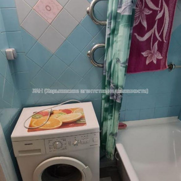 Продам квартиру, Бучмы ул. , 3 кім., 73 м², частичный ремонт 