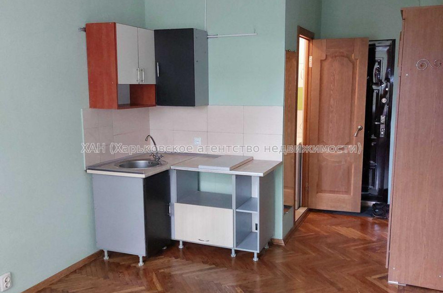 Продам квартиру, Большая Панасовская ул. , 1 кім., 18.60 м², косметический ремонт 