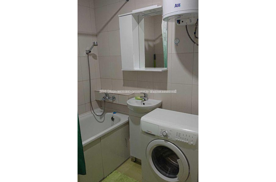 Сдам квартиру, Георгия Тарасенко ул. , 1  ком., 35 м², капитальный ремонт 
