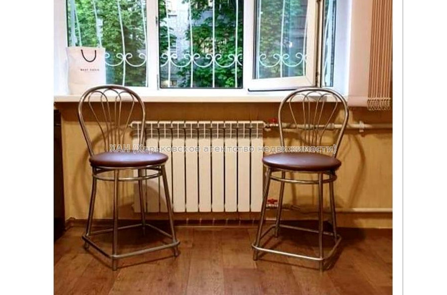 Продам квартиру, Харьковских Дивизий ул. , 1 кім., 21 м², косметический ремонт 