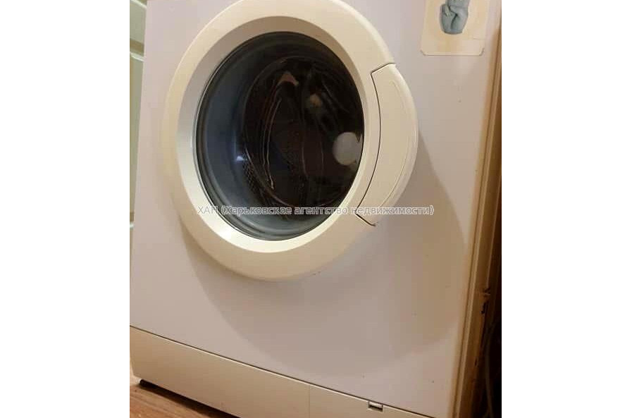 Продам квартиру, Харьковских Дивизий ул. , 1 кім., 21 м², косметический ремонт 