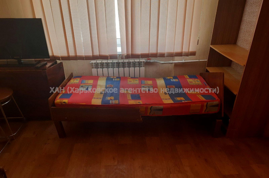 Продам квартиру, Харьковских Дивизий ул. , 1 кім., 21 м², косметический ремонт 
