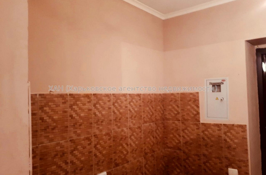 Продам квартиру, Харьковских Дивизий ул. , 1 кім., 21 м², косметический ремонт 