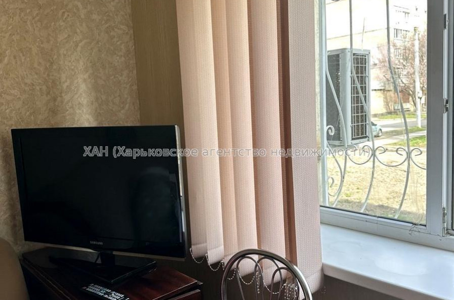 Продам квартиру, Харьковских Дивизий ул. , 1 кім., 21 м², косметический ремонт 