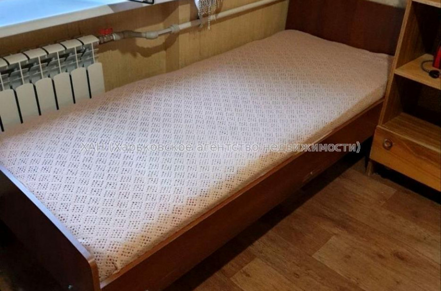 Продам квартиру, Харьковских Дивизий ул. , 1 кім., 21 м², косметический ремонт 