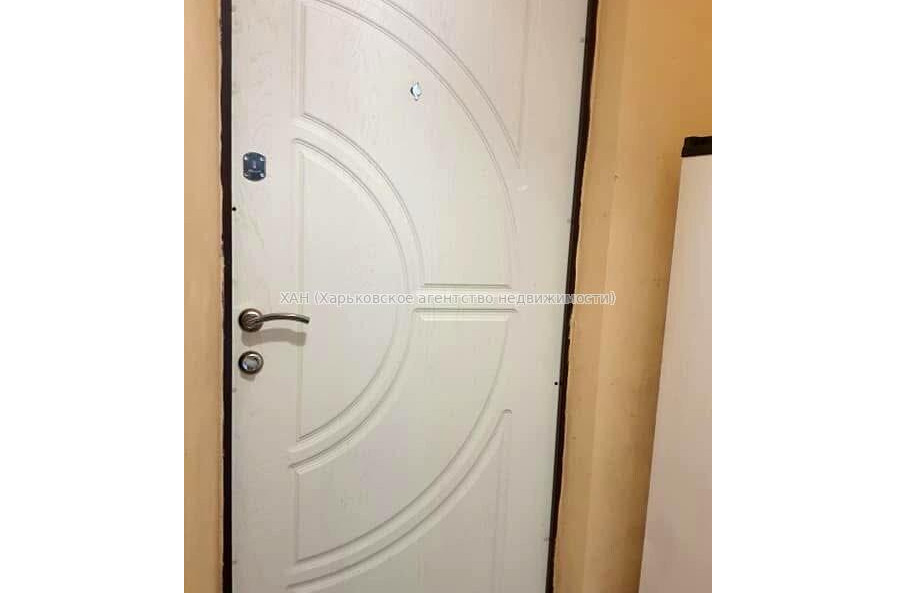 Продам квартиру, Харьковских Дивизий ул. , 1 кім., 21 м², косметический ремонт 