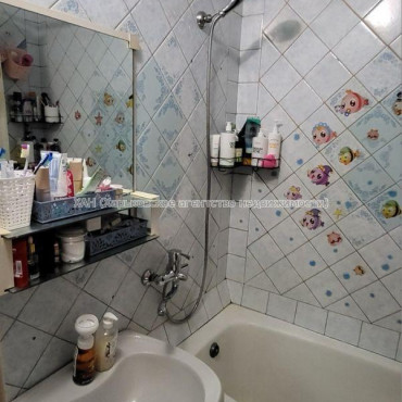 Продам квартиру, Гончаровский бул. , 2 кім., 54 м², косметический ремонт 