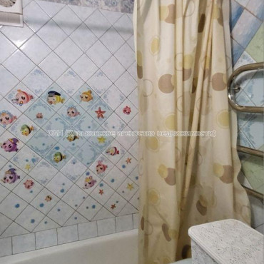 Продам квартиру, Гончаровский бул. , 2 кім., 54 м², косметический ремонт 