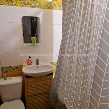 Продам квартиру, Непокоренных ул. , 1 кім., 35 м², капитальный ремонт 