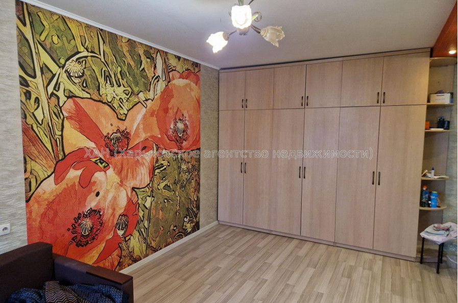 Продам квартиру, Непокоренных ул. , 1 кім., 35 м², капитальный ремонт 