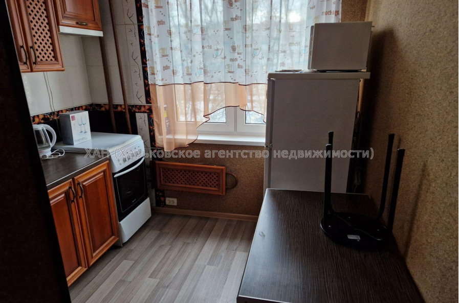 Продам квартиру, Непокоренных ул. , 1 кім., 35 м², капитальный ремонт 