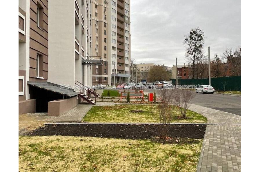 Продам квартиру, Героев Харькова просп. , 1 кім., 48.10 м², без внутренних работ 
