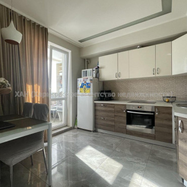 Продам квартиру, Победы просп. , 2  ком., 41.10 м², авторский дизайн 