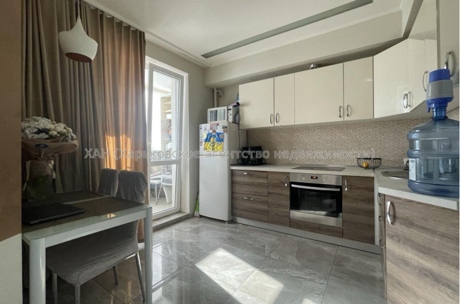 Продам квартиру, Победы просп. , 2  ком., 41.10 м², авторский дизайн 