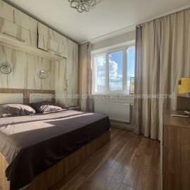 Продам квартиру, Победы просп. , 2  ком., 41.10 м², авторский дизайн