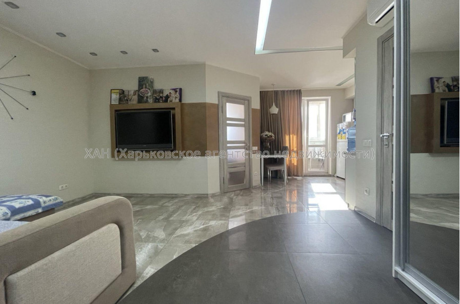 Продам квартиру, Победы просп. , 2  ком., 41.10 м², авторский дизайн 