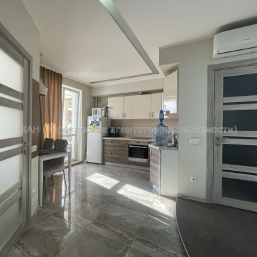 Продам квартиру, Победы просп. , 2  ком., 41.10 м², авторский дизайн 