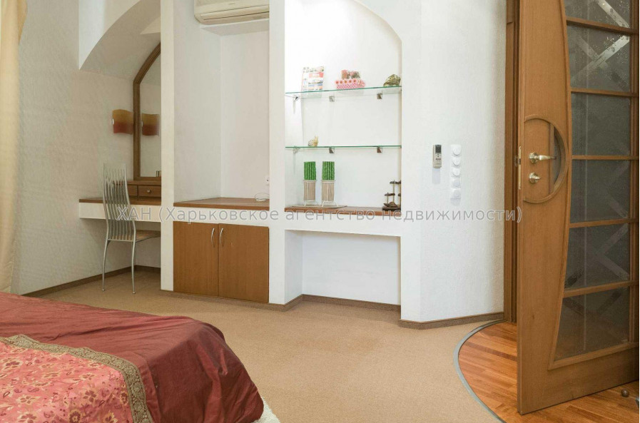 Сдам квартиру, Багалия ул. , 4  ком., 153 м², авторский дизайн 
